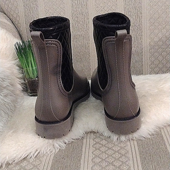 Bernardo Zora Quilted Rain Boots - Picture 11 of 16